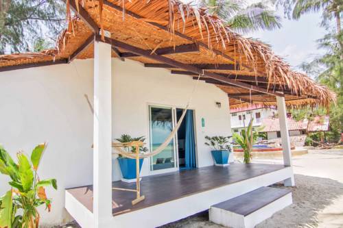 Imagen de la habitación del Hotel Sarana Bungalows. Foto 5