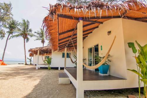 Imagen de la habitación del Hotel Sarana Bungalows. Foto 8