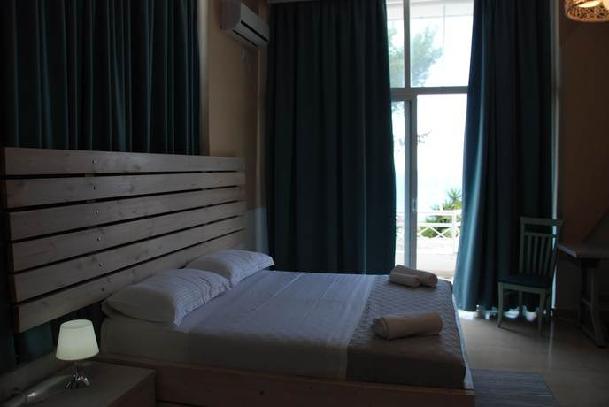 Imagen de la habitación del Hotel Saranda. Foto 16