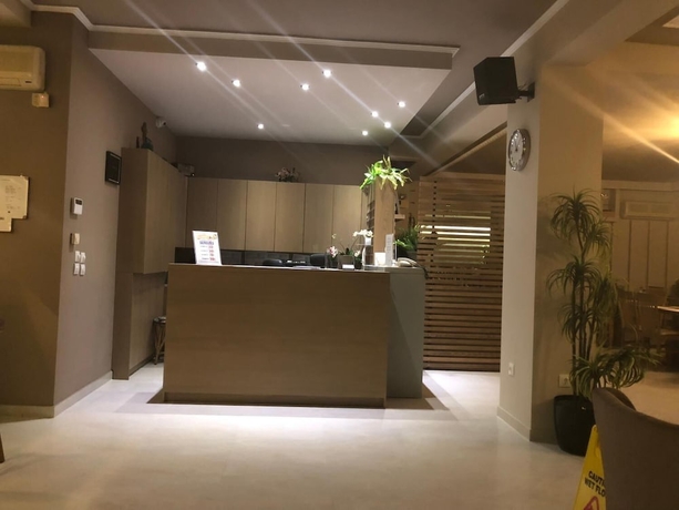 Imagen de los interiores del Hotel Sarantis. Foto 18