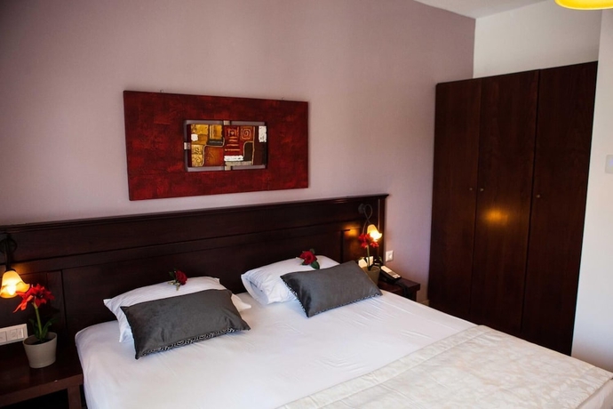 Imagen de la habitación del Hotel Sarantis. Foto 4