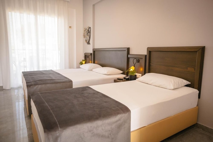 Imagen de la habitación del Hotel Sarantis. Foto 6