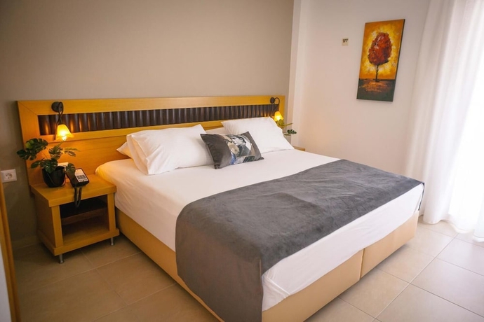 Imagen de la habitación del Hotel Sarantis. Foto 7