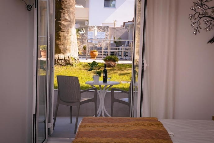 Imagen de la habitación del Hotel Sarantis. Foto 10
