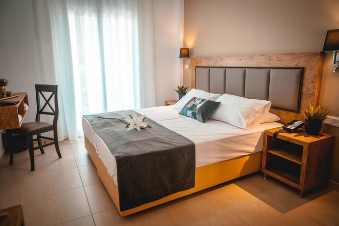 Imagen de la habitación del Hotel Sarantis. Foto 11