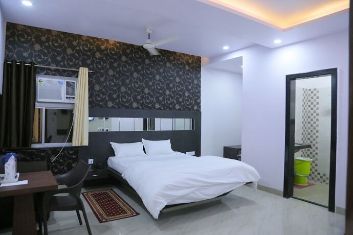 Imagen de la habitación del Hotel Saraogi Palace. Foto 8
