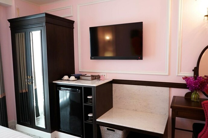 Imagen de la habitación del Hotel Sara's. Foto 32