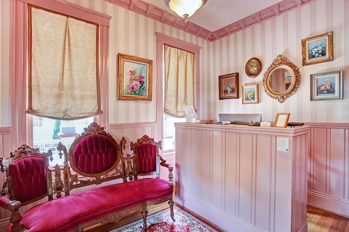Imagen de los interiores del Hotel Sara\'s Inn On The Boulevard. Foto 15