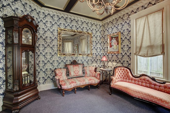 Imagen de los interiores del Hotel Sara\'s Inn On The Boulevard. Foto 17