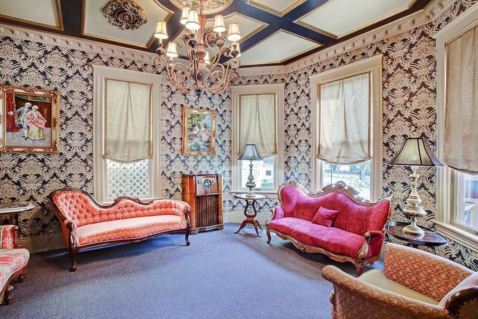 Imagen de los interiores del Hotel Sara\'s Inn On The Boulevard. Foto 19