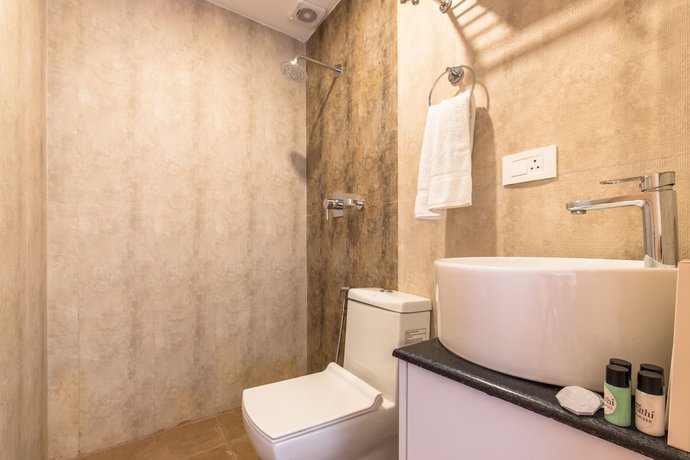 Imagen de la habitación del Hotel Sarathi. Foto 10