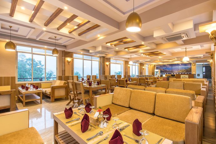 Imagen del bar/restaurante del Hotel Sarathi. Foto 3