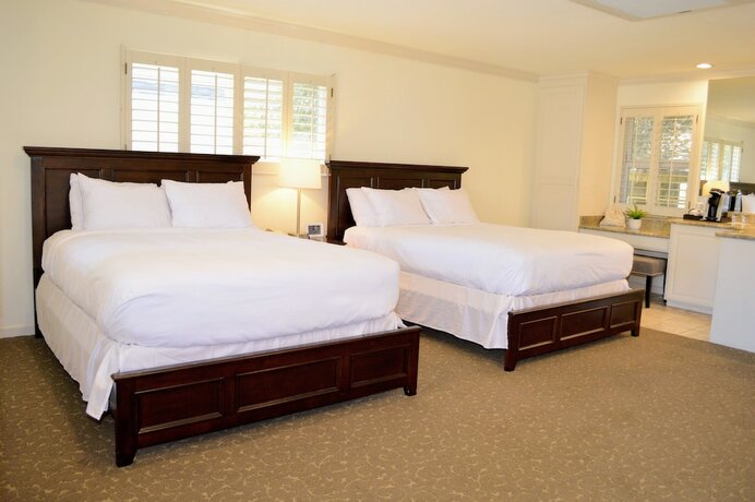 Imagen de la habitación del Hotel Saratoga Oaks Lodge. Foto 15