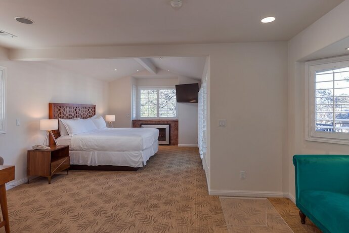 Imagen de la habitación del Hotel Saratoga Oaks Lodge. Foto 19
