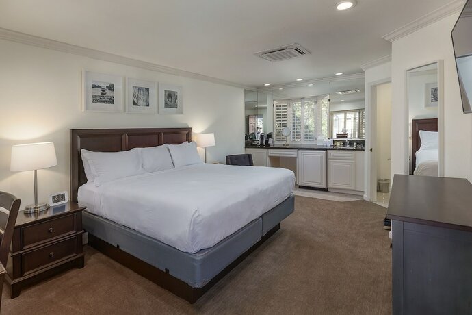 Imagen de la habitación del Hotel Saratoga Oaks Lodge. Foto 20