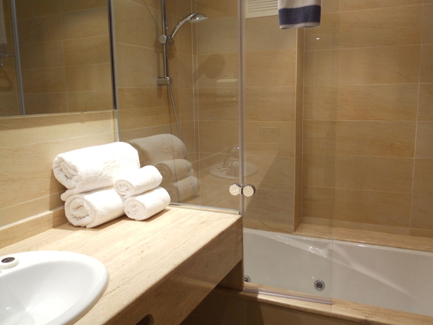 Imagen de la habitación del Hotel Saratoga, Palma de Mallorca. Foto 8