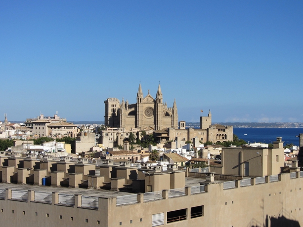 Imagen de los exteriores del Hotel Saratoga, Palma de Mallorca. Foto 10