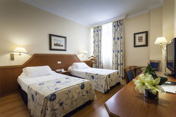 Imagen de la habitación del Hotel Saray, Granada. Foto 15