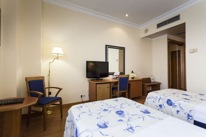 Imagen de la habitación del Hotel Saray, Granada. Foto 16