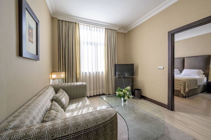 Imagen de la habitación del Hotel Saray, Granada. Foto 17