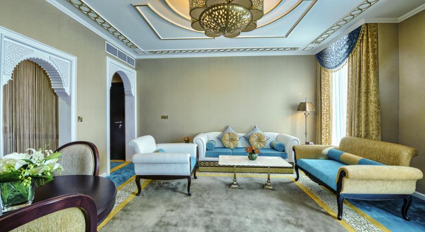 Imagen de los interiores del Hotel Saraya Corniche. Foto 10