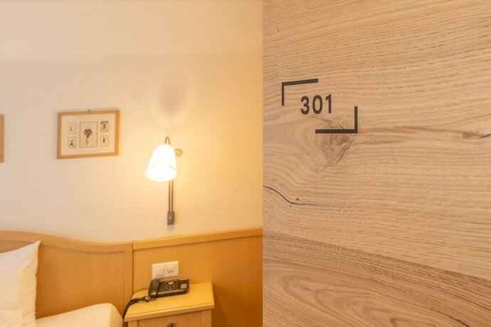 Imagen de la habitación del Hotel Sarazena, Zermatt . Foto 17