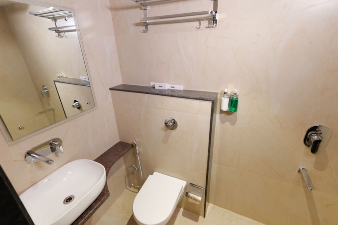 Imagen de la habitación del Hotel Sarc Inn. Foto 15