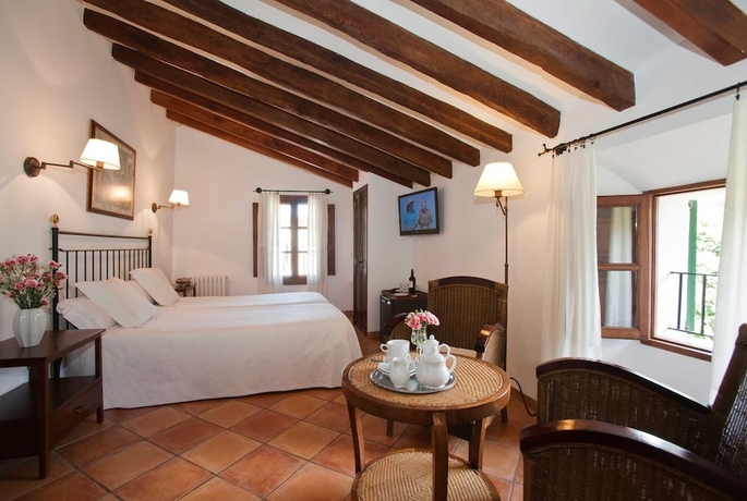 Imagen de la habitación del Hotel S'ardeviu. Foto 10