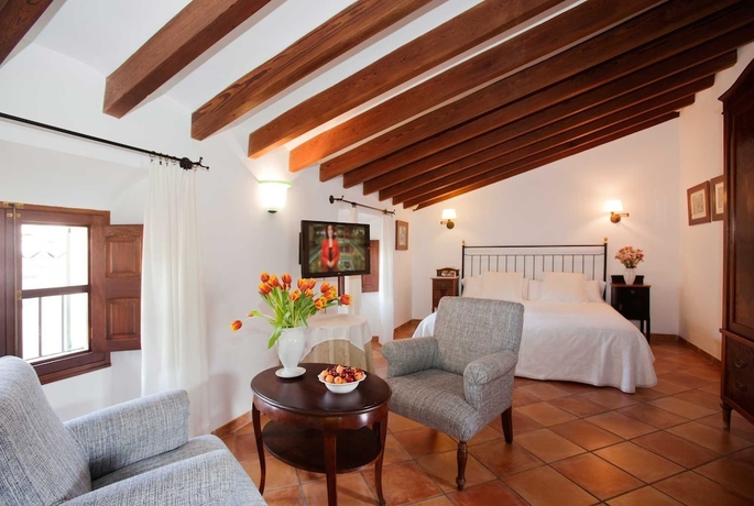 Imagen de la habitación del Hotel S'ardeviu. Foto 12