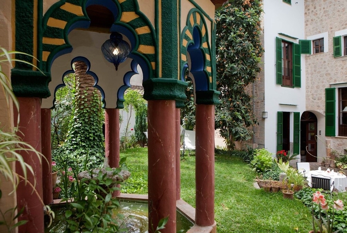 Imagen de los exteriores del Hotel S'ardeviu. Foto 15
