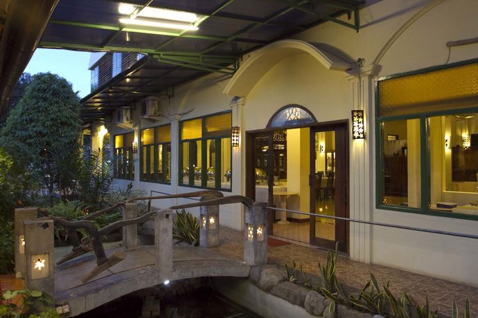 Imagen del bar/restaurante del Hotel Sare Suites. Foto 5