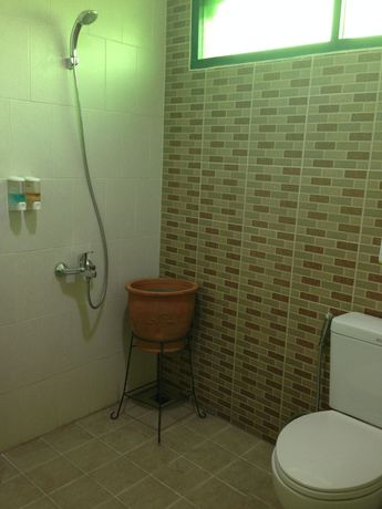 Imagen de la habitación del Hotel Sare Suites. Foto 8
