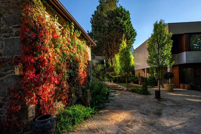 Imagen de los exteriores del Hotel Sarela Natura. Foto 16
