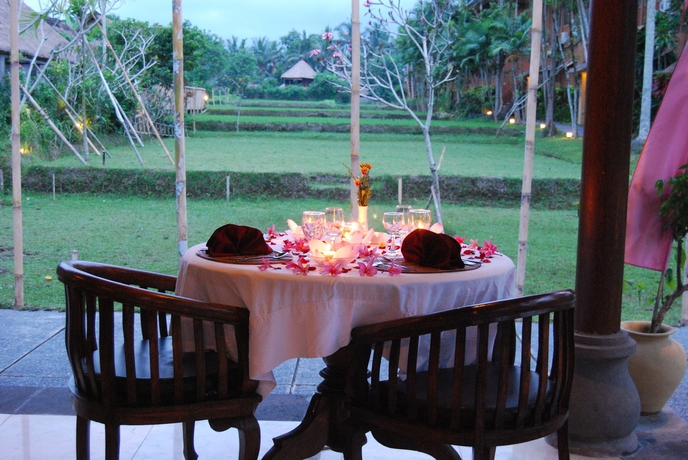 Imagen del bar/restaurante del Hotel Saren Indah. Foto 3