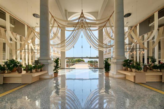 Imagen de los interiores del Hotel Sarena de Muro Resort Mallorca, part of Destination by Hyatt. Foto 24
