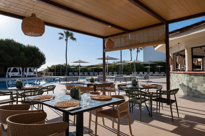 Imagen de los exteriores del Hotel Sarena de Muro Resort Mallorca, part of Destination by Hyatt. Foto 8