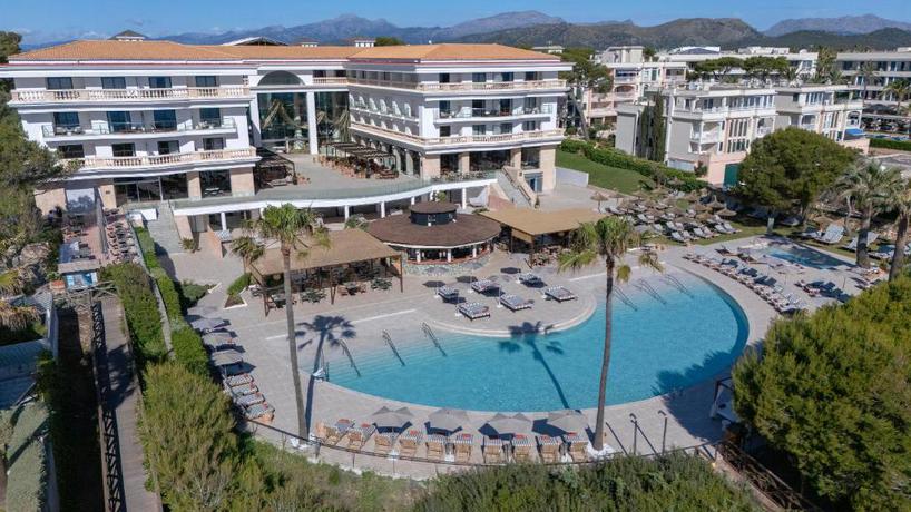 Imagen de la piscina del Hotel Sarena de Muro Resort Mallorca, part of Destination by Hyatt. Foto 17