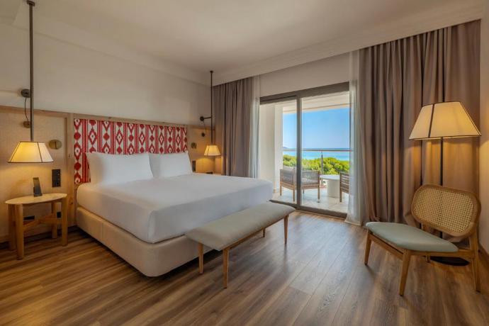 Imagen de la habitación del Hotel Sarena de Muro Resort Mallorca, part of Destination by Hyatt. Foto 5