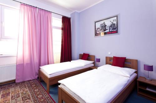 Imagen de la habitación del Hotel Sareza. Foto 7