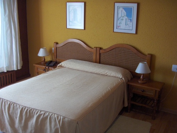 Imagen de la habitación del Hotel Sarga. Foto 10