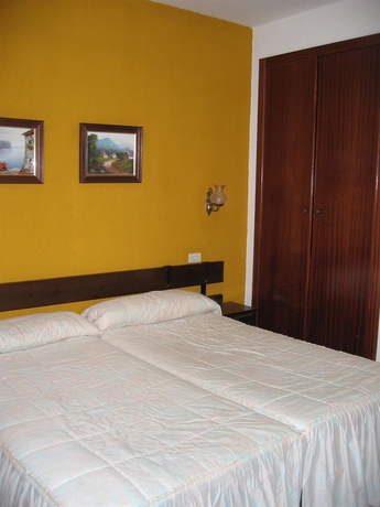 Imagen de la habitación del Hotel Sarga. Foto 11