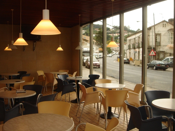 Imagen del bar/restaurante del Hotel Sarga. Foto 8