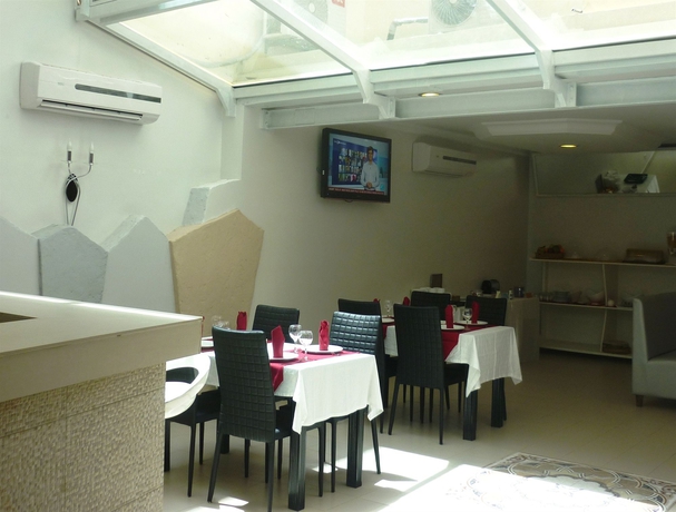 Imagen del bar/restaurante del Hotel Sargal. Foto 5