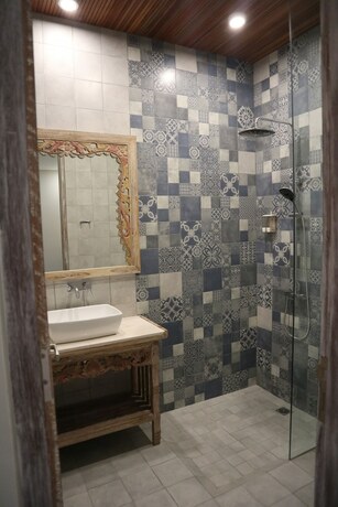 Imagen de la habitación del Hotel Sari Dana Villas. Foto 34