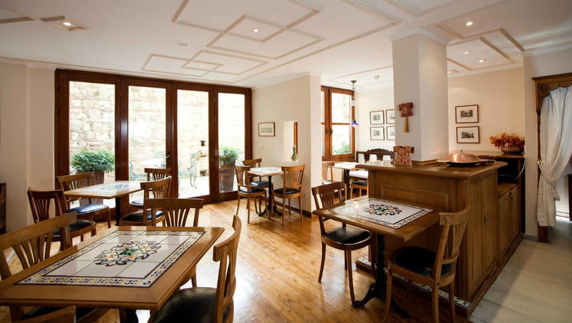 Imagen del bar/restaurante del Hotel Sari Konak. Foto 3