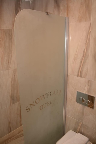 Imagen de la habitación del Hotel Sarikamis Snowflake Dağ Oteli. Foto 15