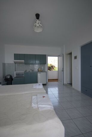 Imagen general del Hotel Sarikampos Beach, D&iacute;motik&iacute; En&oacute;tita Ier&aacute;petras. Foto 3