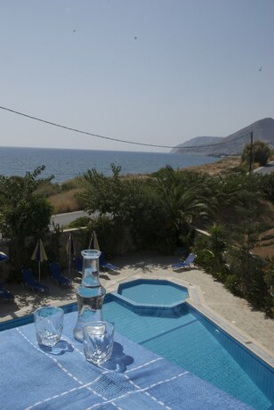 Imagen general del Hotel Sarikampos Beach, D&iacute;motik&iacute; En&oacute;tita Ier&aacute;petras. Foto 10