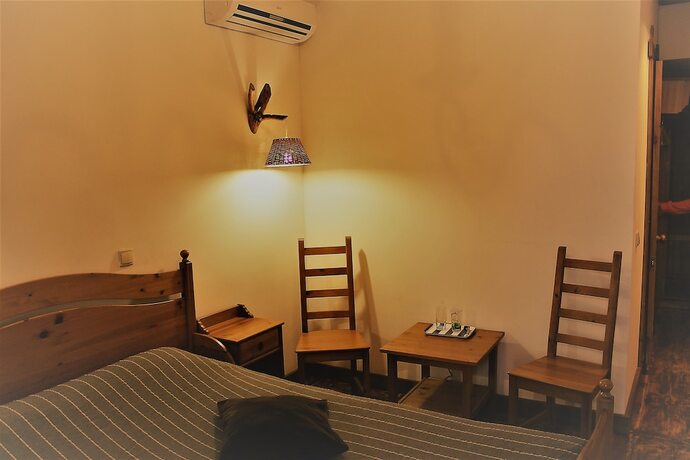 Imagen de la habitación del Hotel Sarin. Foto 13