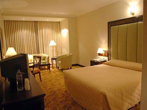 Imagen general del Hotel Sarina. Foto 2